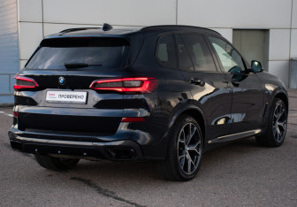 Подержанный автомобиль BMW X5 2019 года (5 фото)