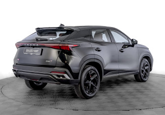 Подержанный автомобиль Omoda C5 2023 года (5 фото)