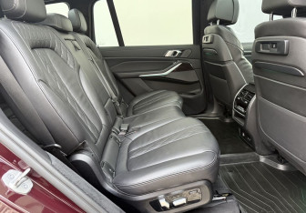 Подержанный автомобиль BMW X7 2020 года (14 фото)