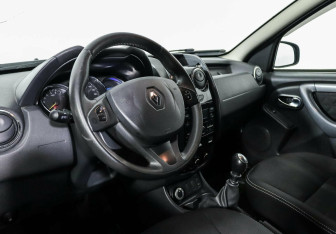 Подержанный автомобиль Renault Duster 2018 года (7 фото)