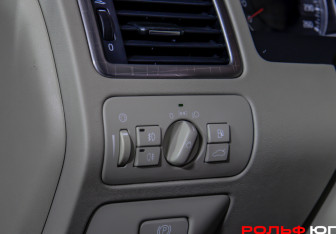 Подержанный автомобиль Volvo XC70 2008 года (20 фото)