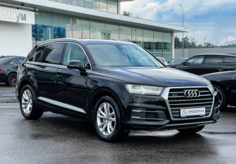 Подержанный автомобиль Audi Q7 2016 года (3 фото)