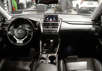 Подержанный автомобиль Lexus NX 2015 года (8 фото)