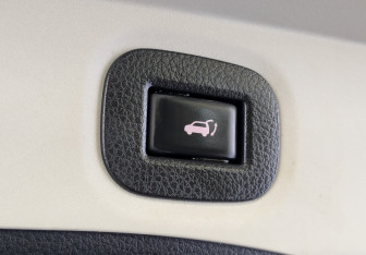 Подержанный автомобиль Nissan X-Trail 2017 года (25 фото)