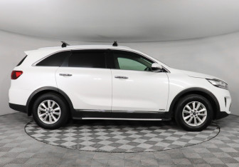 Подержанный автомобиль Kia Sorento 2020 года (4 фото)
