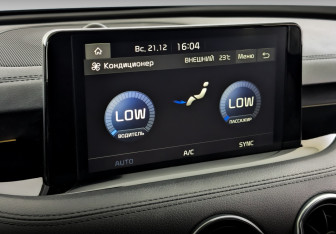 Подержанный автомобиль Kia Stinger 2021 года (27 фото)