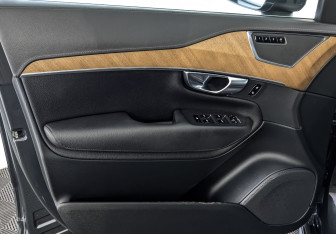 Подержанный автомобиль Volvo XC90 2021 года (19 фото)