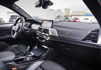 Подержанный автомобиль BMW X4 2020 года (11 фото)
