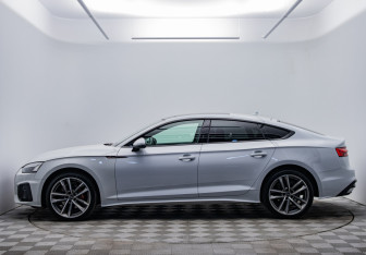 Подержанный автомобиль Audi A5 Liftback 2020 года (2 фото)