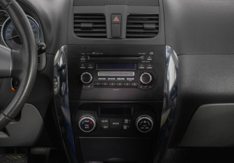 Подержанный автомобиль Suzuki SX4 Hatchback 2011 года (14 фото)