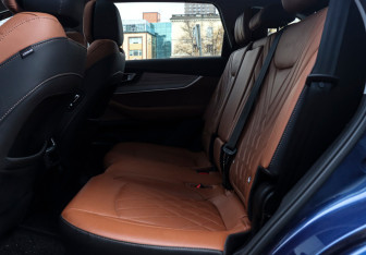 Подержанный автомобиль Chery Tiggo 8 Pro e+ 2023 года (11 фото)