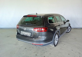 Подержанный автомобиль Volkswagen Passat Wagon 2018 года (4 фото)
