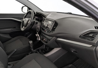 Подержанный автомобиль LADA (ВАЗ) Vesta Sedan 2016 года (12 фото)