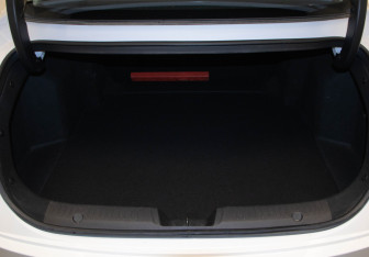 Подержанный автомобиль Changan Lamore 2023 года (27 фото)