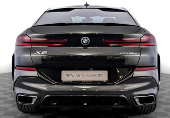 Подержанный автомобиль BMW X6 2021 года (6 фото)