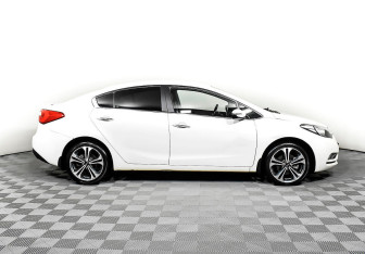 Подержанный автомобиль Kia Cerato Sedan 2015 года (4 фото)