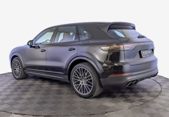 Подержанный автомобиль Porsche Cayenne 2020 года (7 фото)