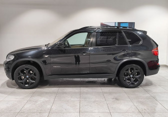Подержанный автомобиль BMW X5 2011 года (8 фото)