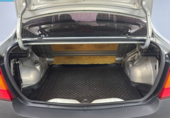 Подержанный автомобиль Renault Logan Sedan 2009 года (13 фото)