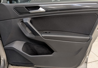 Подержанный автомобиль Volkswagen Tiguan 2018 года (24 фото)