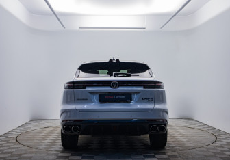 Подержанный автомобиль Changan UNI-K 2024 года (6 фото)