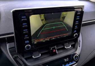 Подержанный автомобиль Toyota Corolla Sedan 2021 года (27 фото)