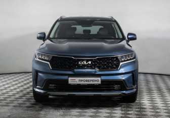 Подержанный автомобиль Kia Sorento 2022 года (2 фото)