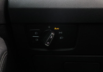 Подержанный автомобиль Volkswagen Passat Wagon 2018 года (16 фото)