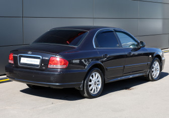 Подержанный автомобиль Hyundai Sonata 2009 года (5 фото)