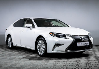 Подержанный автомобиль Lexus ES 2015 года (3 фото)