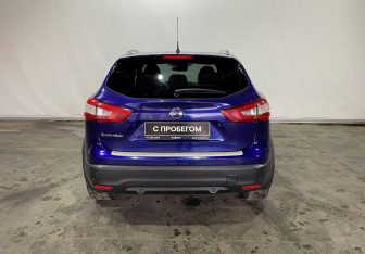 Подержанный автомобиль Nissan Qashqai 2016 года (6 фото)