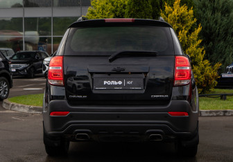 Подержанный автомобиль Chevrolet Captiva 2014 года (21 фото)