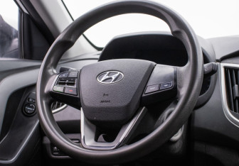 Подержанный автомобиль Hyundai Creta 2019 года (15 фото)