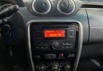 Подержанный автомобиль Renault Duster 2014 года (13 фото)