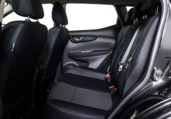 Подержанный автомобиль Nissan Qashqai 2018 года (11 фото)