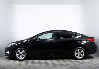 Подержанный автомобиль Hyundai i40 Sedan 2012 года (8 фото)