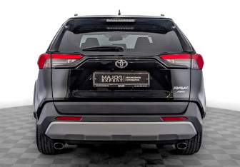 Подержанный автомобиль Toyota RAV4 2025 года (6 фото)