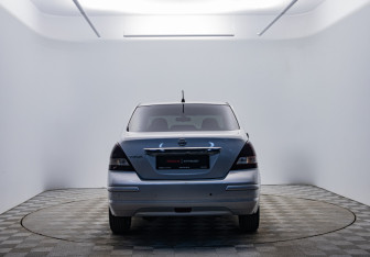 Подержанный автомобиль Nissan Tiida Sedan 2012 года (6 фото)