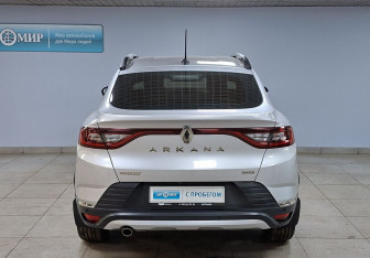 Подержанный автомобиль Renault Arkana 2019 года (6 фото)