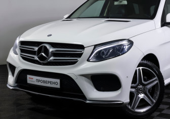 Подержанный автомобиль Mercedes-Benz GLE 2017 года (25 фото)