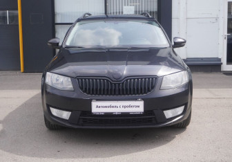 Подержанный автомобиль Skoda Octavia Wagon 2014 года (2 фото)