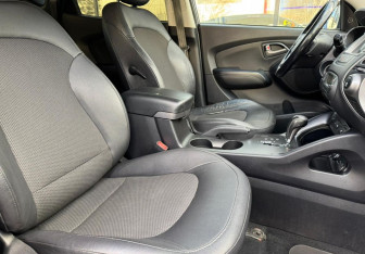 Подержанный автомобиль Hyundai ix35 2014 года (10 фото)