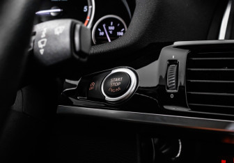 Подержанный автомобиль BMW X4 2015 года (25 фото)