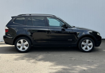 Подержанный автомобиль BMW X3 2010 года (4 фото)