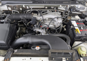 Подержанный автомобиль Mitsubishi Pajero 2014 года (9 фото)