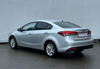 Подержанный автомобиль Kia Cerato Sedan 2017 года (7 фото)