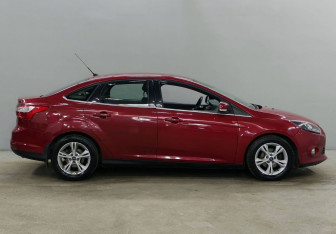 Подержанный автомобиль Ford Focus Sedan 2013 года (4 фото)