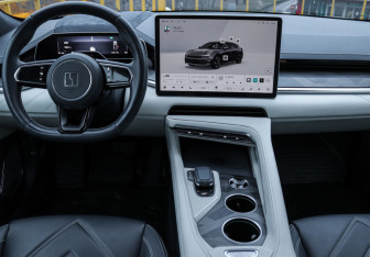 Подержанный автомобиль Zeekr 001 2023 года (8 фото)