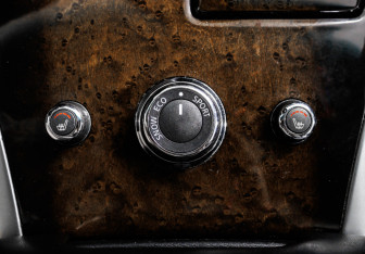 Подержанный автомобиль Infiniti QX60 2014 года (24 фото)