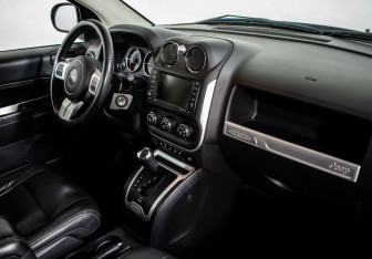 Подержанный автомобиль Jeep Compass 2014 года (10 фото)